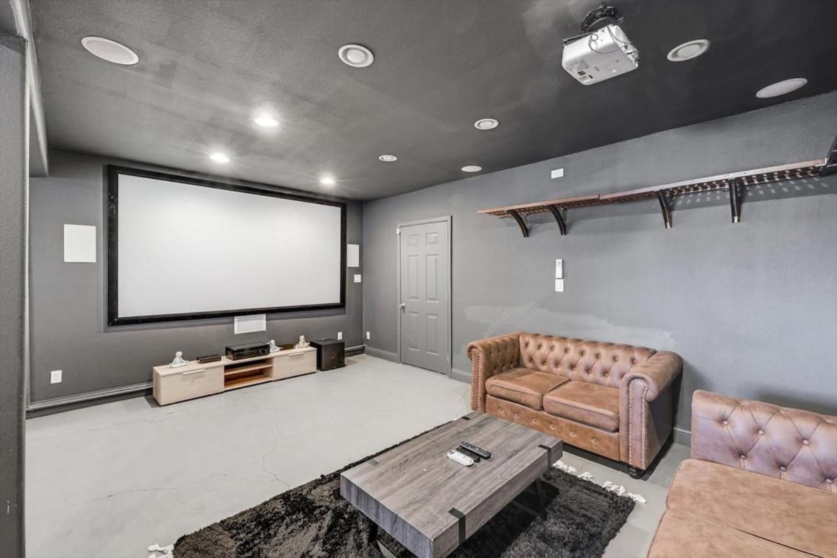 Stunning 5Br 2Ba Holiday Home With Private Pool And Cinema 댈러스 외부 사진