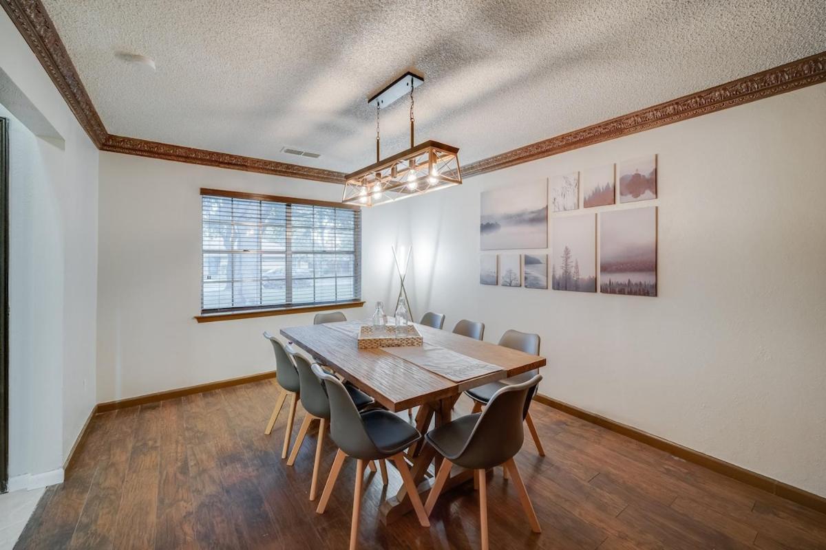 Stunning 5Br 2Ba Holiday Home With Private Pool And Cinema 댈러스 외부 사진