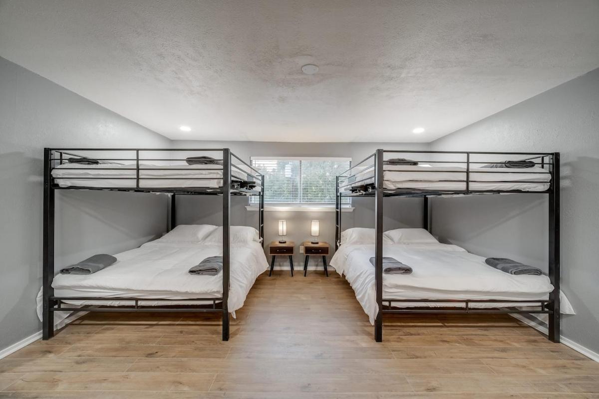 Stunning 5Br 2Ba Holiday Home With Private Pool And Cinema 댈러스 외부 사진